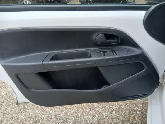 VOLKSWAGEN UP - voiture d'occasion - Photo 18