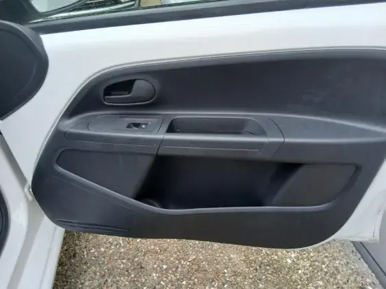 VOLKSWAGEN UP - voiture d'occasion - Photo 19