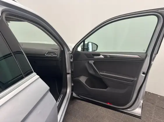 VOLKSWAGEN TIGUAN II - voiture d'occasion - Photo 17