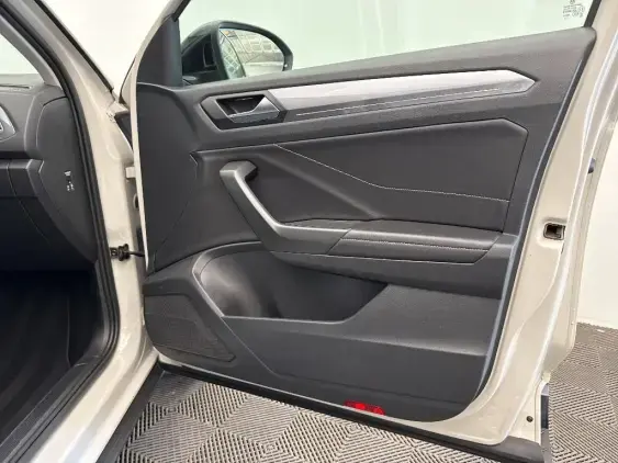 VOLKSWAGEN T-ROC - voiture d'occasion - Photo 20