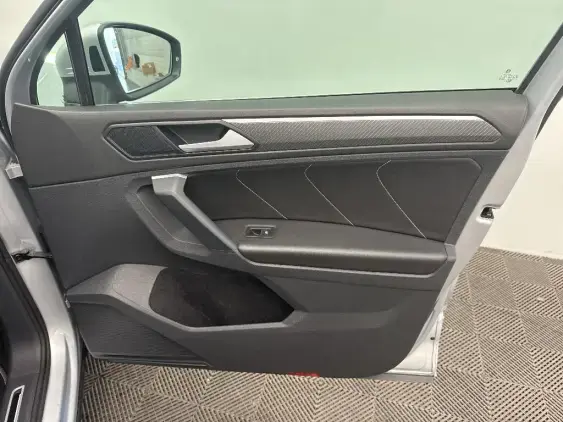 VOLKSWAGEN TIGUAN II - voiture d'occasion - Photo 20