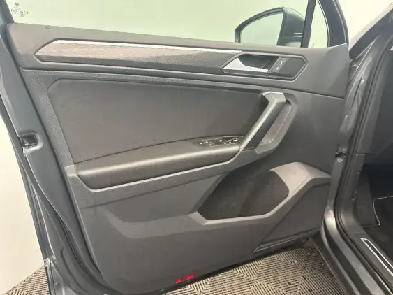 VOLKSWAGEN TIGUAN II - voiture d'occasion - Photo 19