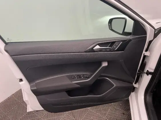 VOLKSWAGEN POLO VI - voiture d'occasion - Photo 19