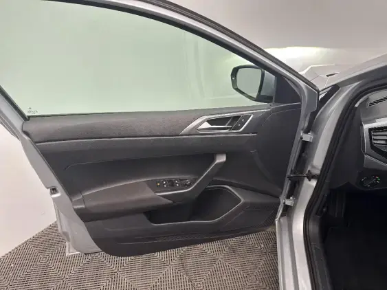 VOLKSWAGEN POLO VI - voiture d'occasion - Photo 19