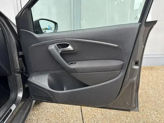 VOLKSWAGEN POLO V - voiture d'occasion - Photo 20