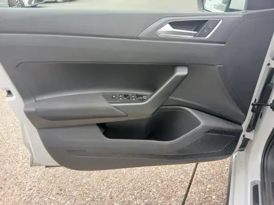 VOLKSWAGEN POLO VI - voiture d'occasion - Photo 19