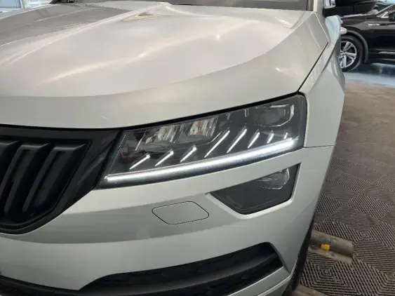 SKODA KAROQ - voiture d'occasion - Photo 22