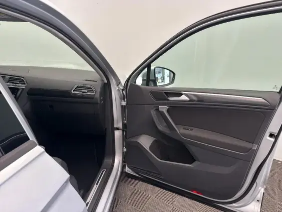 VOLKSWAGEN TIGUAN II - voiture d'occasion - Photo 20