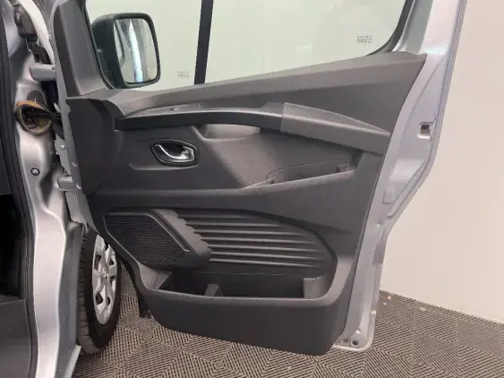 RENAULT TRAFIC FG III - voiture d'occasion - Photo 19