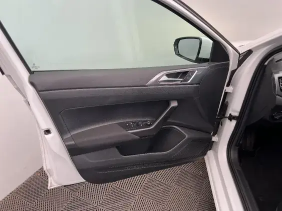 VOLKSWAGEN POLO VI - voiture d'occasion - Photo 19