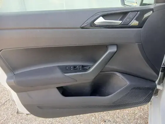 VOLKSWAGEN POLO VI - voiture d'occasion - Photo 19
