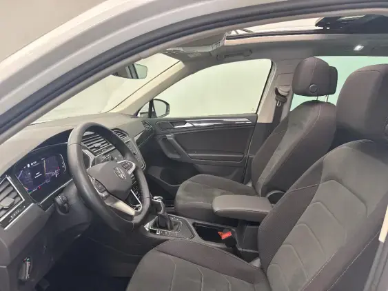 VOLKSWAGEN TIGUAN II - voiture d'occasion - Photo 18