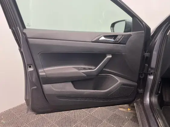 VOLKSWAGEN POLO VI - voiture d'occasion - Photo 19