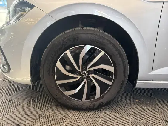 VOLKSWAGEN POLO VI - voiture d'occasion - Photo 19