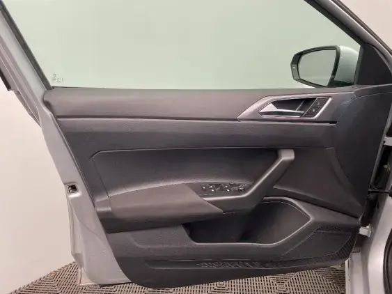 VOLKSWAGEN POLO VI - voiture d'occasion - Photo 19