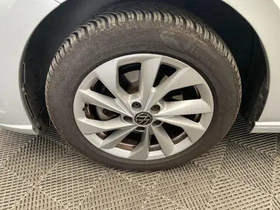VOLKSWAGEN POLO VI - voiture d'occasion - Photo 23