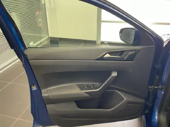 VOLKSWAGEN POLO V - voiture d'occasion - Photo 17