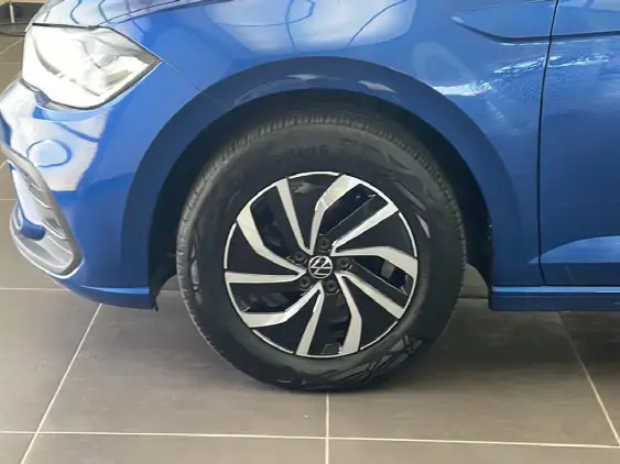 VOLKSWAGEN POLO V - voiture d'occasion - Photo 21