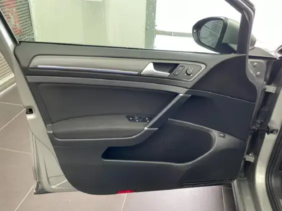 VOLKSWAGEN GOLF VIII - voiture d'occasion - Photo 17