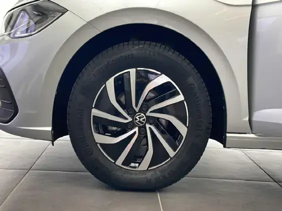 VOLKSWAGEN POLO VI - voiture d'occasion - Photo 21