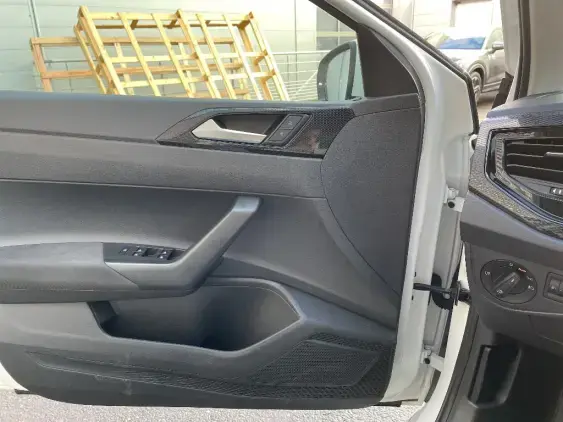 VOLKSWAGEN POLO V - voiture d'occasion - Photo 17