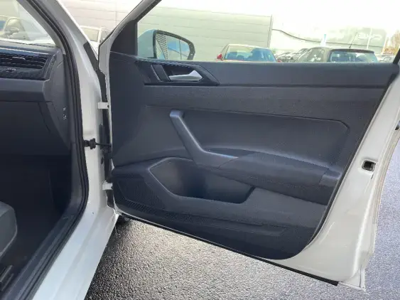 VOLKSWAGEN POLO V - voiture d'occasion - Photo 18