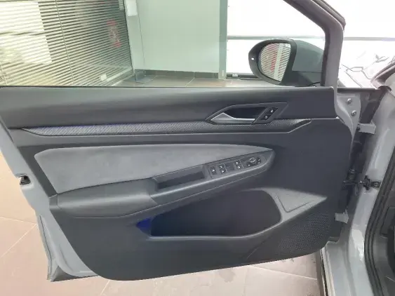 VOLKSWAGEN GOLF VIII - voiture d'occasion - Photo 18