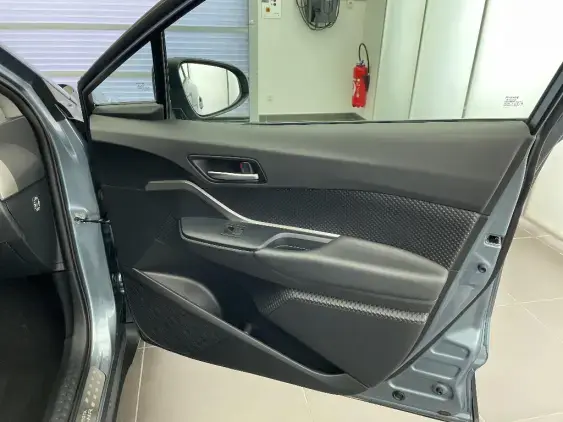 TOYOTA C-HR - voiture d'occasion - Photo 18