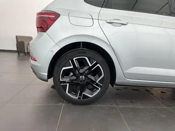 VOLKSWAGEN POLO V - voiture d'occasion - Photo 23