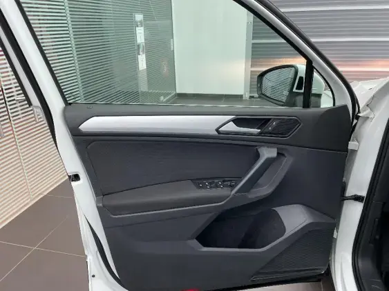 VOLKSWAGEN TIGUAN II - voiture d'occasion - Photo 17