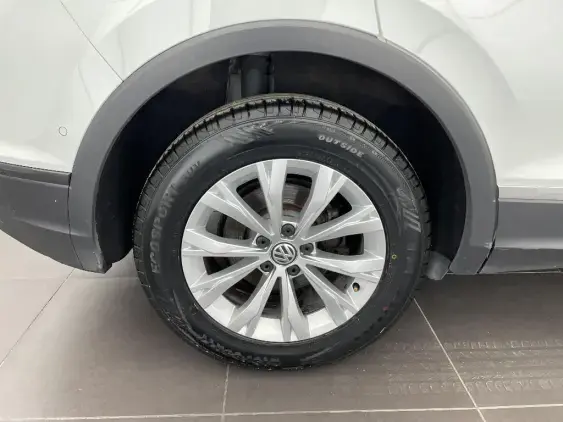 VOLKSWAGEN TIGUAN II - voiture d'occasion - Photo 22