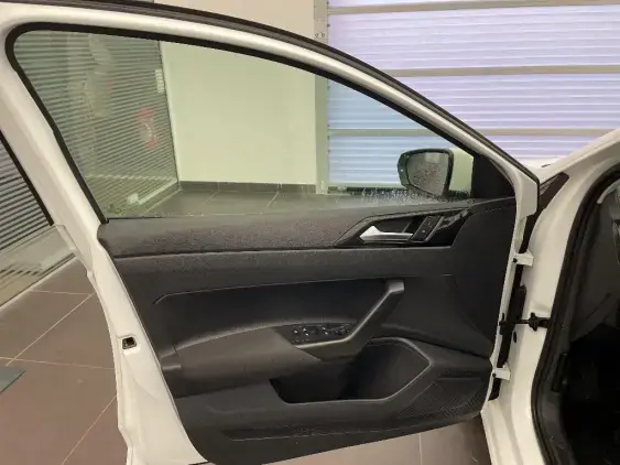 VOLKSWAGEN POLO V - voiture d'occasion - Photo 17