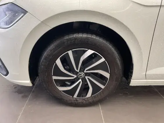 VOLKSWAGEN POLO V - voiture d'occasion - Photo 21