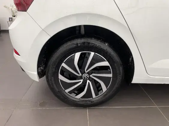 VOLKSWAGEN POLO V - voiture d'occasion - Photo 23