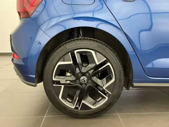 VOLKSWAGEN POLO V - voiture d'occasion - Photo 23