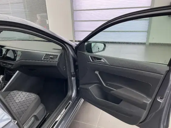 VOLKSWAGEN POLO V - voiture d'occasion - Photo 18