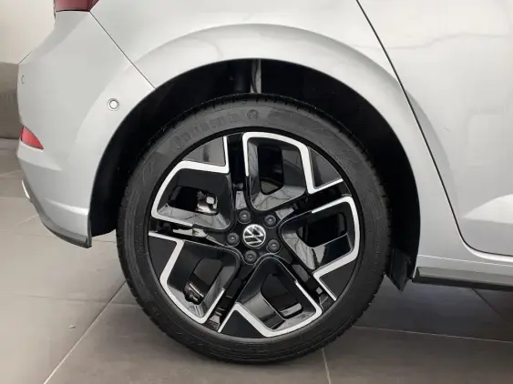 VOLKSWAGEN POLO V - voiture d'occasion - Photo 23