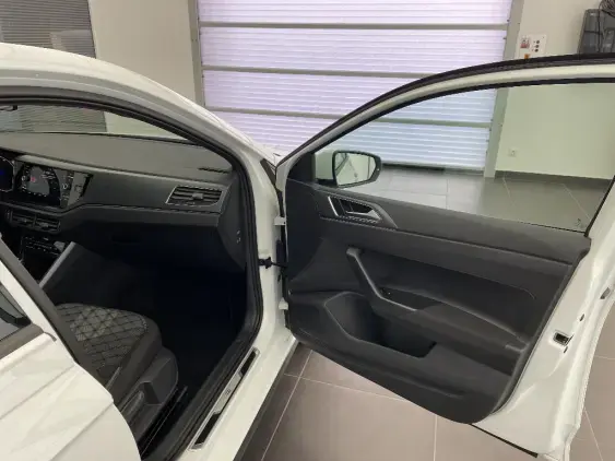 VOLKSWAGEN POLO V - voiture d'occasion - Photo 18