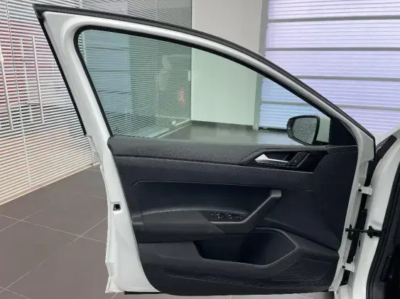 VOLKSWAGEN POLO V - voiture d'occasion - Photo 16