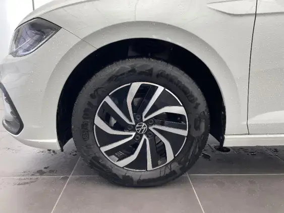 VOLKSWAGEN POLO V - voiture d'occasion - Photo 20