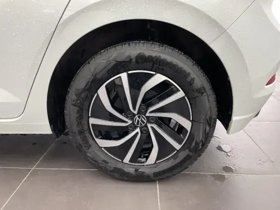 VOLKSWAGEN POLO V - voiture d'occasion - Photo 21