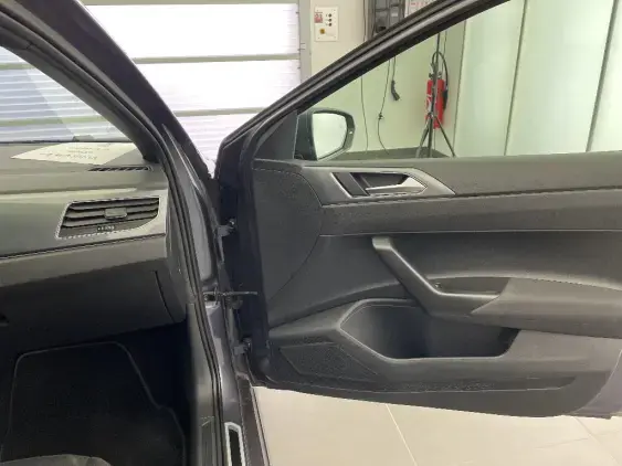 VOLKSWAGEN POLO V - voiture d'occasion - Photo 17