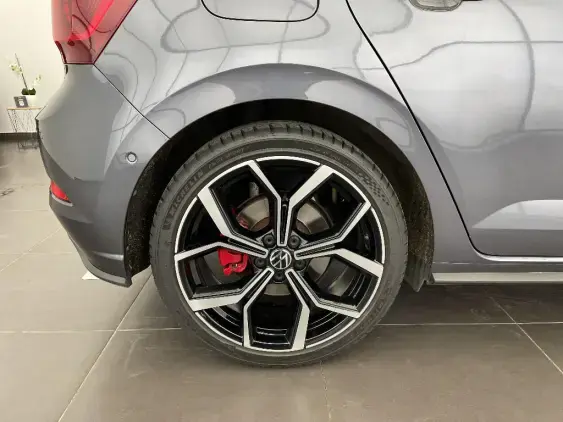 VOLKSWAGEN POLO V - voiture d'occasion - Photo 22