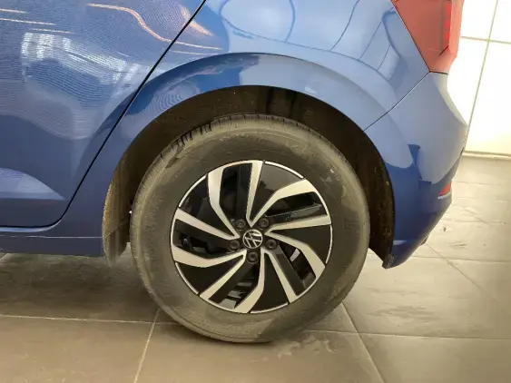 VOLKSWAGEN POLO V - voiture d'occasion - Photo 20