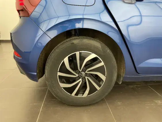 VOLKSWAGEN POLO V - voiture d'occasion - Photo 21