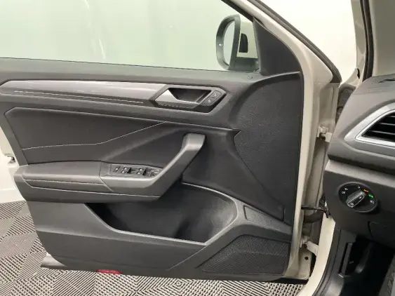 VOLKSWAGEN T-ROC - voiture d'occasion - Photo 18