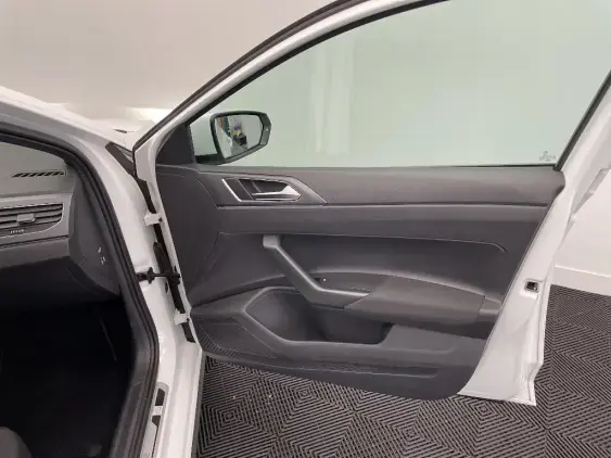 VOLKSWAGEN POLO VI - voiture d'occasion - Photo 19