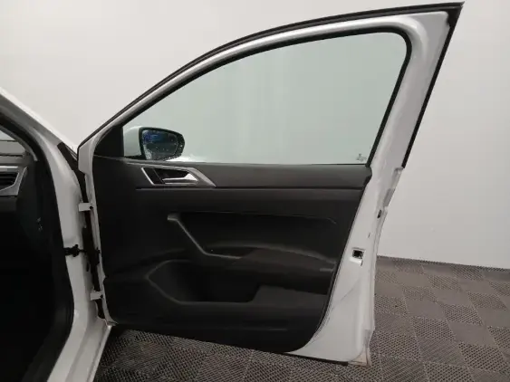 VOLKSWAGEN POLO VI - voiture d'occasion - Photo 18