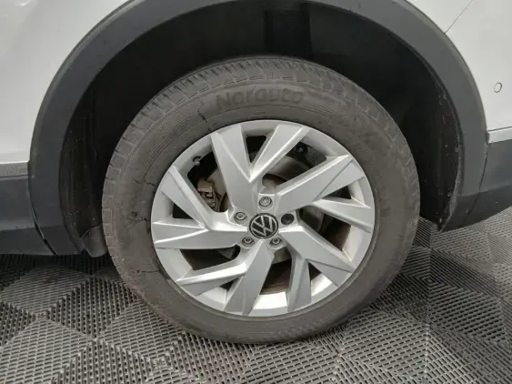 VOLKSWAGEN TIGUAN II - voiture d'occasion - Photo 20