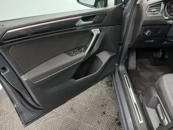 VOLKSWAGEN TIGUAN II - voiture d'occasion - Photo 18